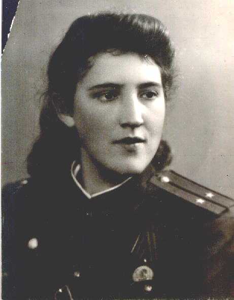 техник-лейтенант Халиса Алимова, 1945 год