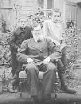 Прадед (в центре) и дед (справа) автора страницы
